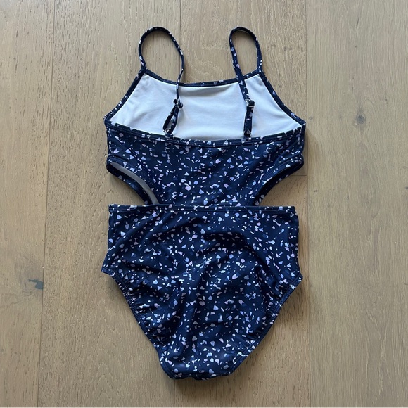 EUC girl’s swimsuit with cut out - Size medium (8) - Picture 2 of 3